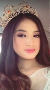 Naycilla Cinta Islamnadine Siswi SMAN 8 Jakarta sukses meraih Prestasi juara favorite dan juara Runner up 3 Puteri Batik Remaja Indonesia 2023 2 Naycila