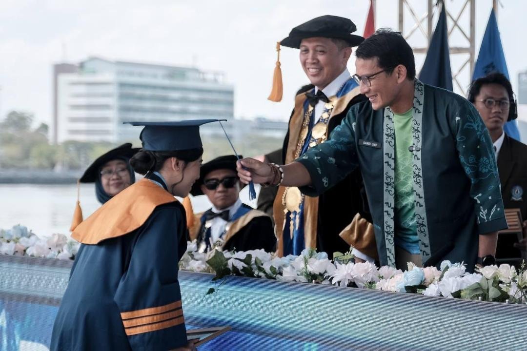 Menparekraf: Wisudawan Poltekpar Makassar Bagian dari Generasi Emas untuk Indonesia Maju 2 Wisudawan Poltekpar Makassar