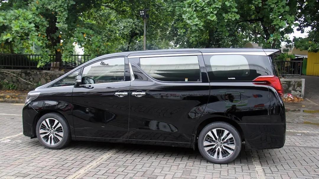 Sewa Mobil Alphard di Jakarta