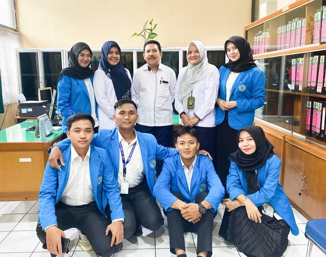 Pengalaman EMAS "EXCELLENCE, MELAYANI, AKUNTABEL, SANTUN" di Pengadilan Tinggi Jambi oleh Enam Mahasiswa Hukum Pidana Islam 3 Mahasiswa MBKM UIN STS Jambi bersama Kepaniteraan PT Jambi