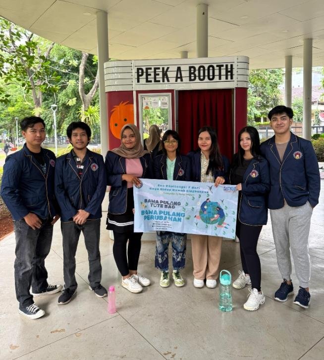 Kampanye Lingkungan "BAWA PULANG TOTEBAG BAWA PULANG PERUBAHAN" OLEH MAHASISWA STIKOM PORSIA JAKARTA .