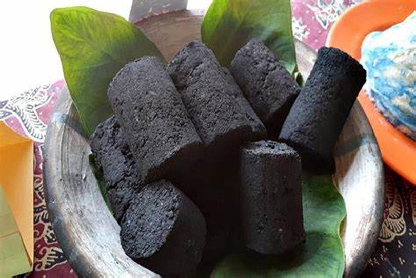 KKN-PMD UNRAM Dorong Desa Gunung Malang Jadi Pelopor Produk Arang Briket Batok Kelapa Dan Sofa Daur Ulang Dari Sampah Plastik Sebagai Bentuk Implementasi Program SDGs 2 WhatsApp Image 2025 01 19 at 13.24.14 1