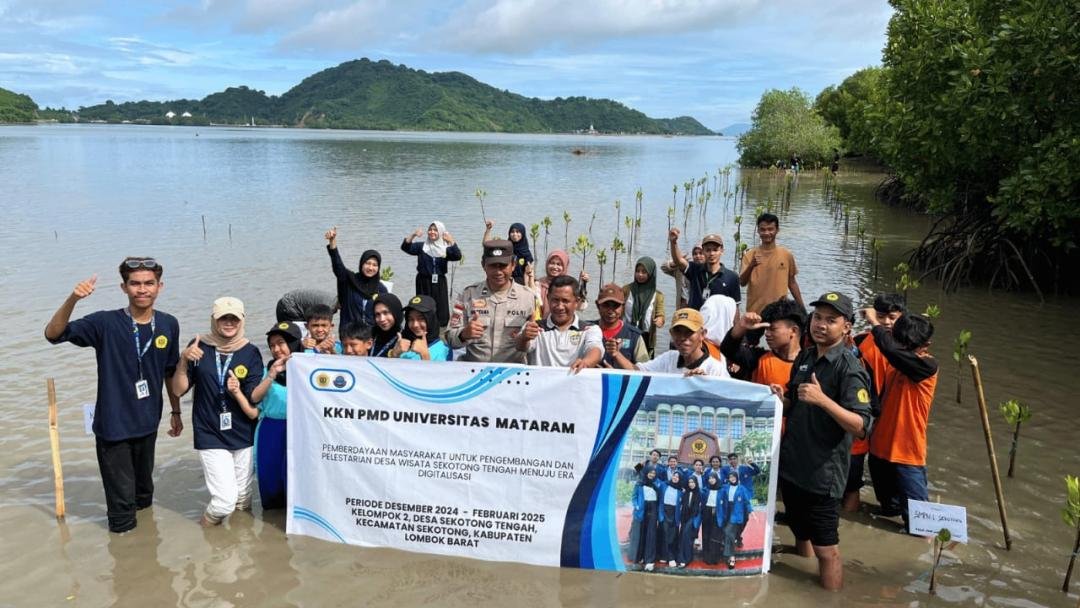 Aksi Bersih Pantai dan Tanam Mangrove oleh Mahasiswa KKN UNRAM 2 WhatsApp Image 2025 01 31 at 15.52.41