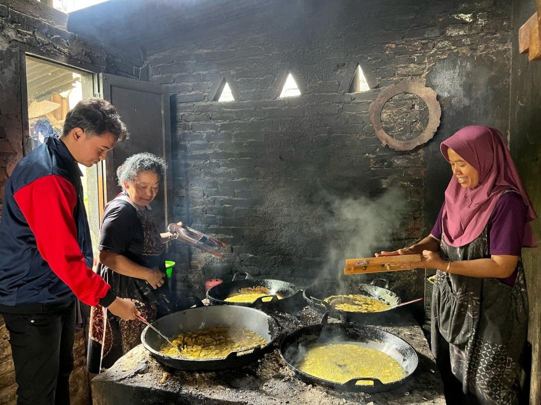 Potensi Usaha Masyarakat UMKM di Desa Gesing Untuk Meningkatkan Ekonomi Masyarakat 3 IMG 20250217 WA0023