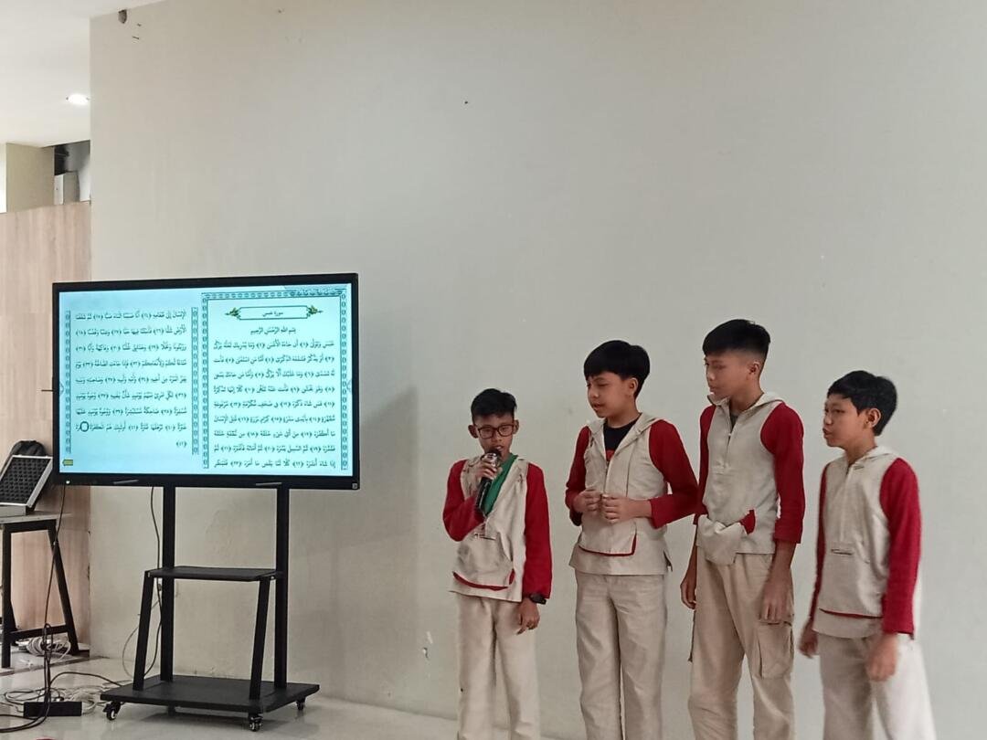 One Day With Quran (ODWQ) 4 09e73fbf d02d 4c5c b82c d43bb1892ee9