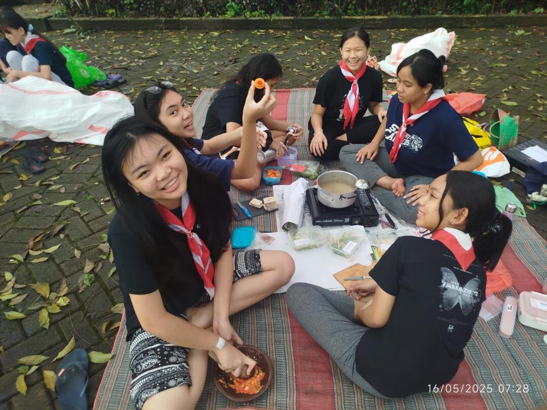 Petualangan Tak Terlupakan: Siswa Kelas 8 SMP Santo Yosef Taklukkan Tantangan di Bumi Mahanaim! 4 WhatsApp Image 2025 05 23 at 14.04.09 2