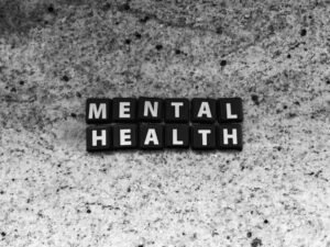 Dampak Konten Psikologi di Media Sosial: Membuat Self-Aware atau Overthinking? 2 marcel strauss nhUYyqi8yRE unsplash 1