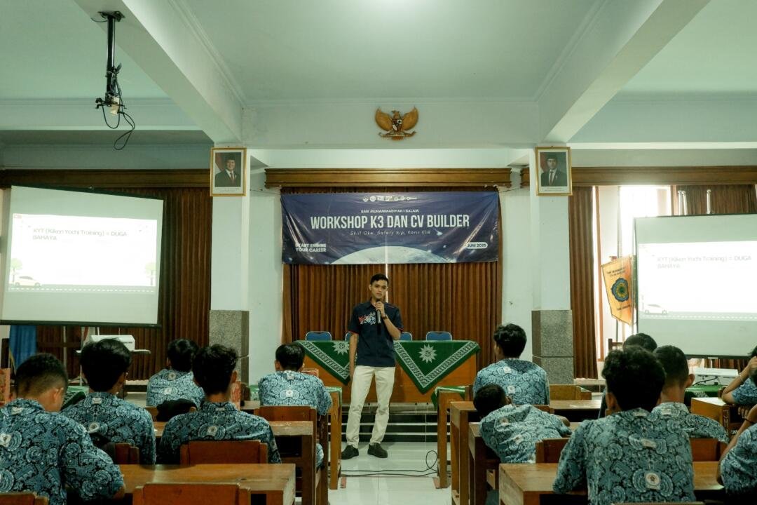 Daihatsu Magelang Gelar Workshop K3 dan CV Builder di SMK Muhammadiyah 1 Salam, Kolaborasi Kreatif Bersama Mahasiswa Ilmu Komunikasi Universitas Tidar Magelang 2 WhatsApp Image 2025 06 04 at 11.44.12 2